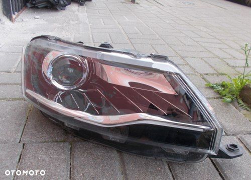 SKODA RAPID LIFT XENON LAMPA PRAWY PRZÓD 5JB941016C - 2