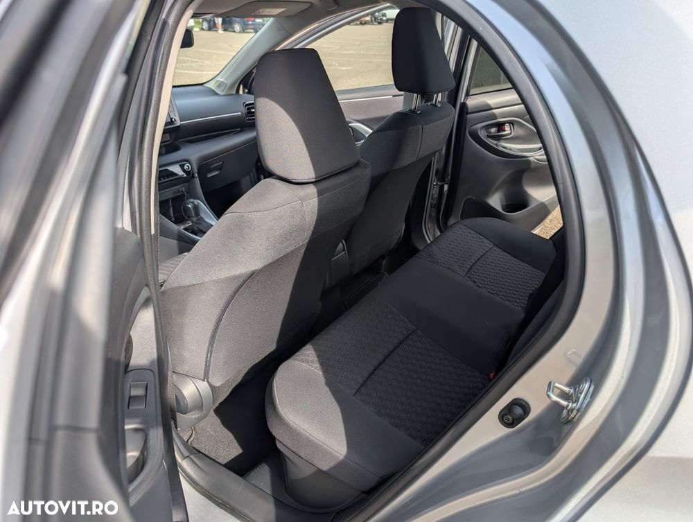 Toyota Yaris - 10