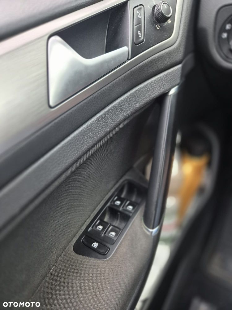 Volkswagen Golf - 11