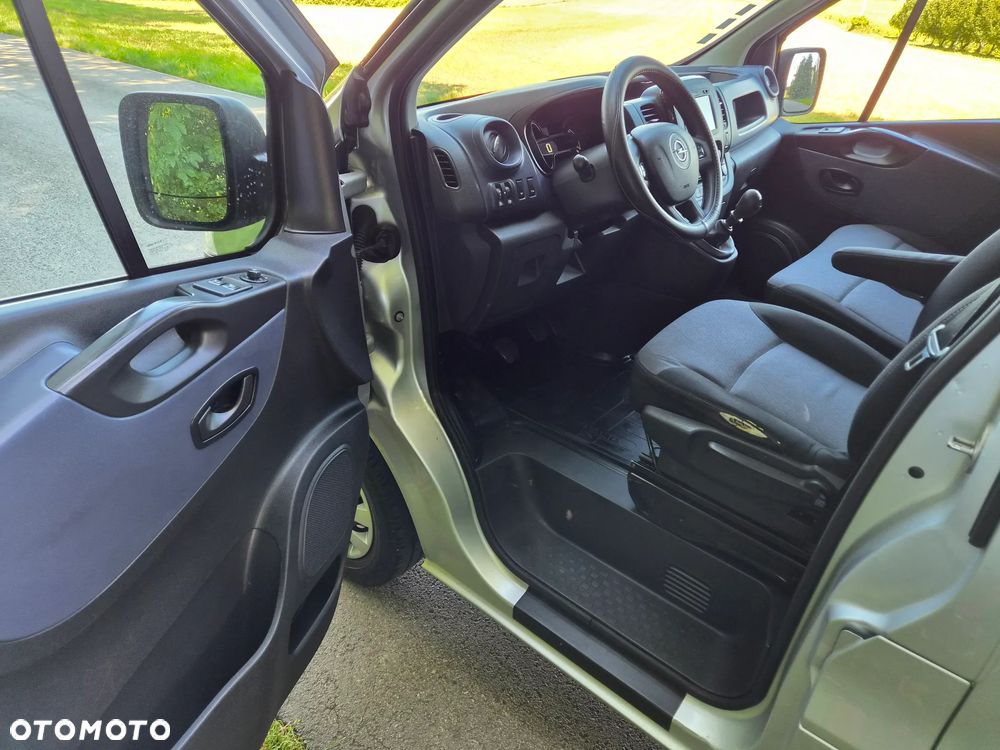 Opel Vivaro - 8
