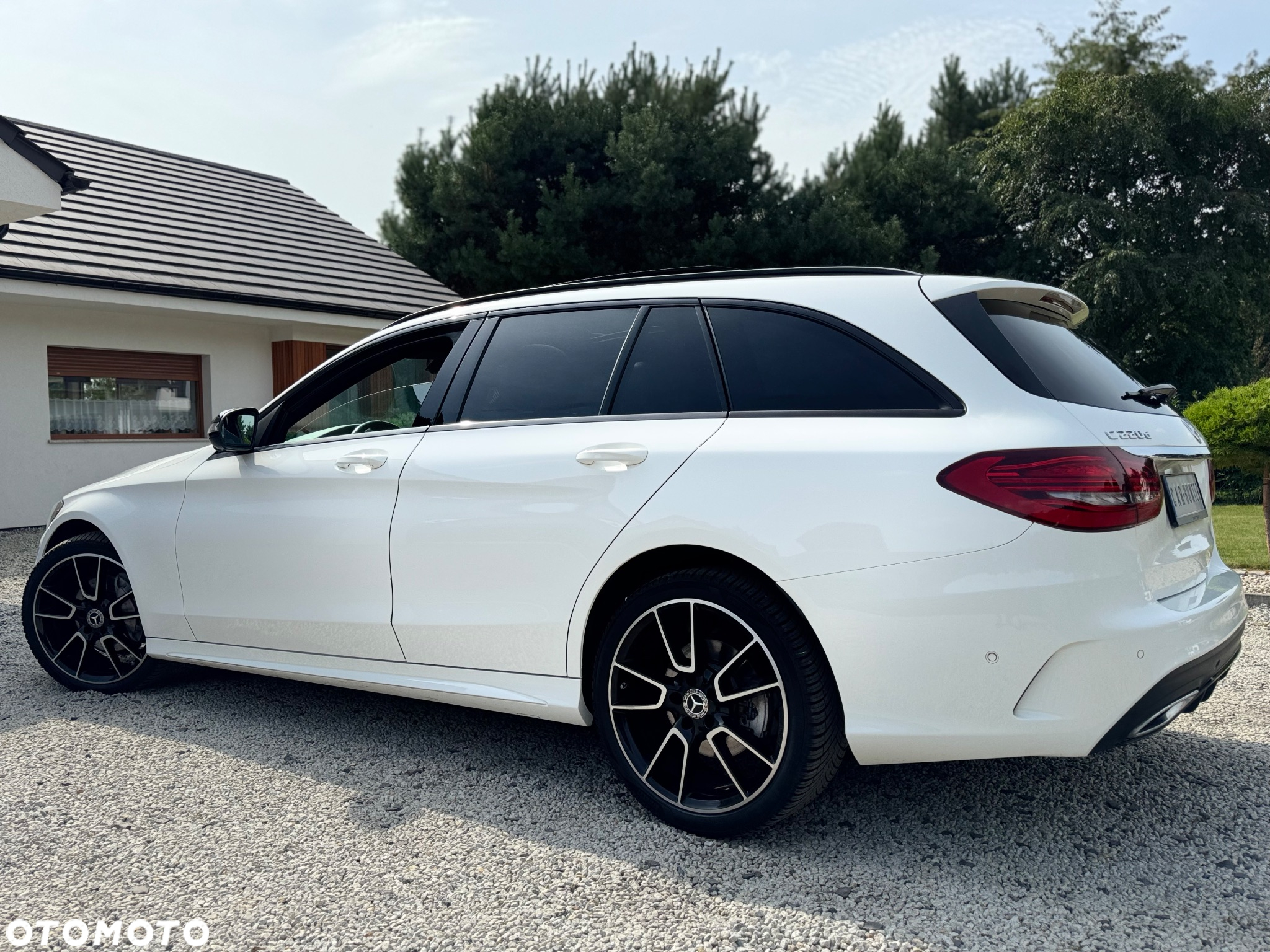 Mercedes-Benz Klasa C 220 d T 9G-TRONIC AMG Line - 39