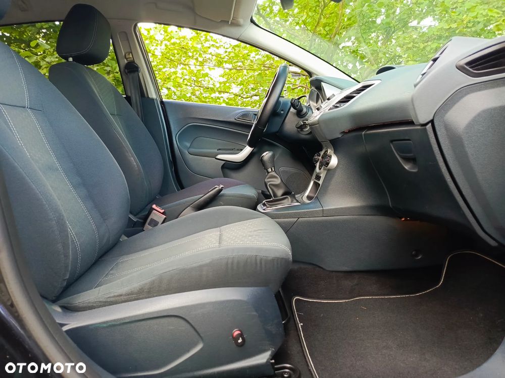 Ford Fiesta 1.25 Ambiente - 22