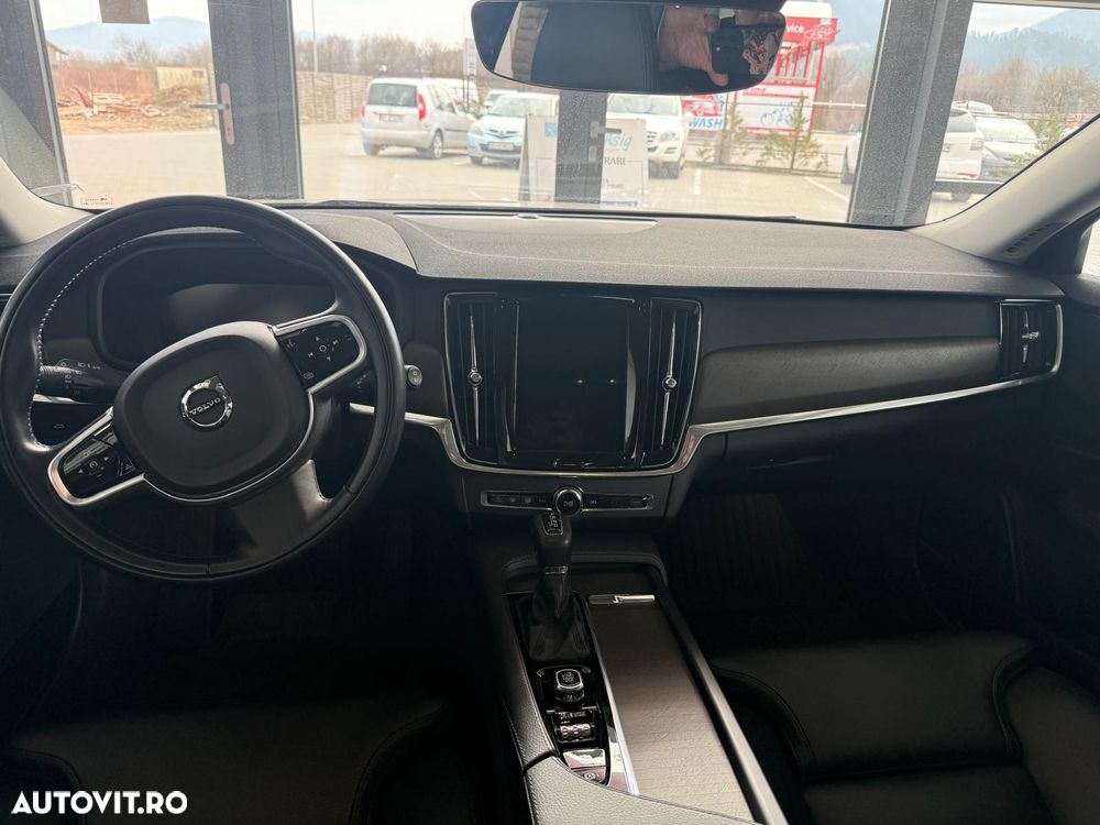 Volvo V90 - 2