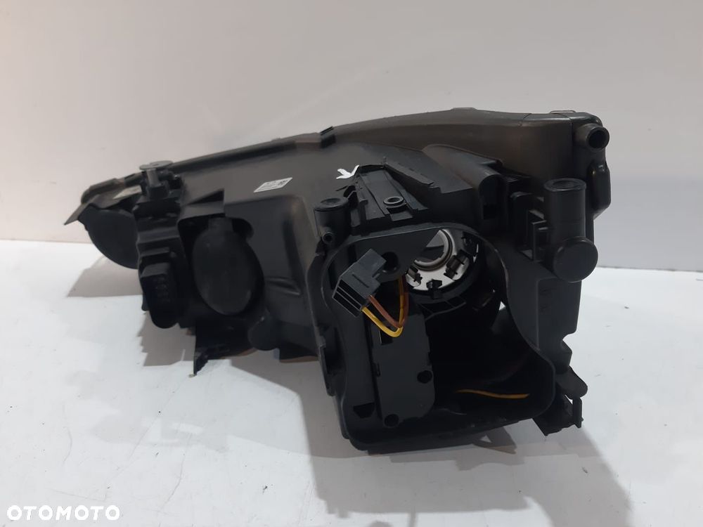 Audi A1 8X Lampa H7 - R - 13204 - 8