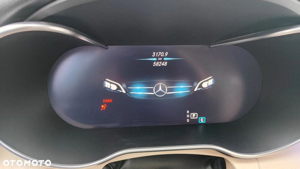 Mercedes-Benz Klasa C 300 4MATIC 9G-TRONIC - 23