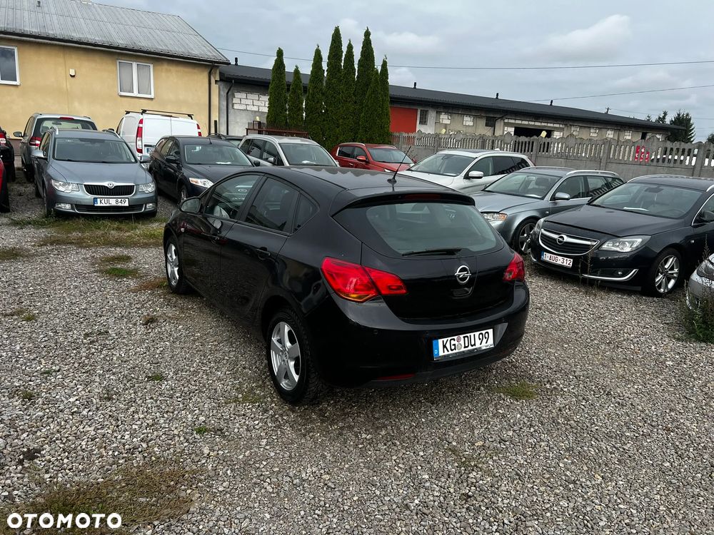 Opel Astra 1.6 Design Edition - 3