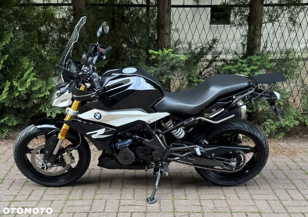 BMW G - 8