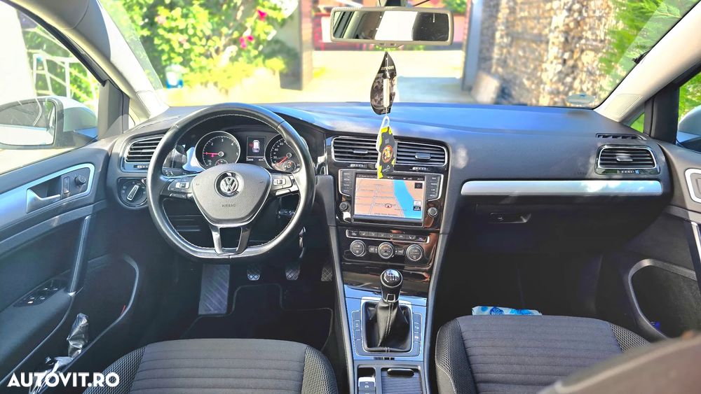Volkswagen Golf - 14