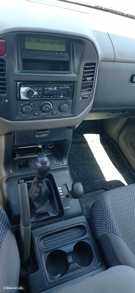 Mitsubishi Pajero - 9