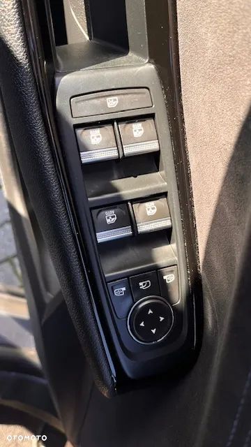 Renault Austral ver-1-3-tce-mhev-iconic-esprit-alpine - 18