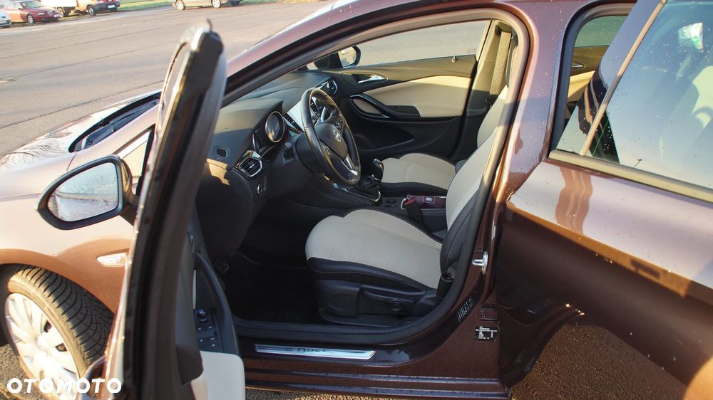 Opel Astra V 1.6 T Elite S&S - 4