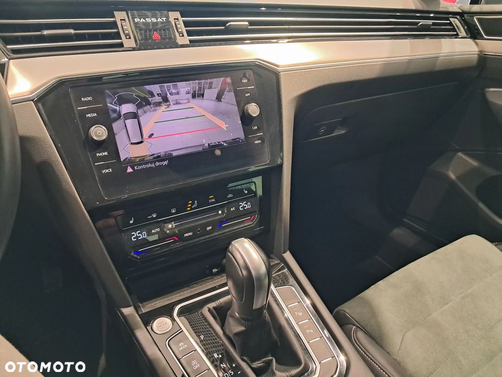 Volkswagen Passat 2.0 TSI Elegance DSG - 12