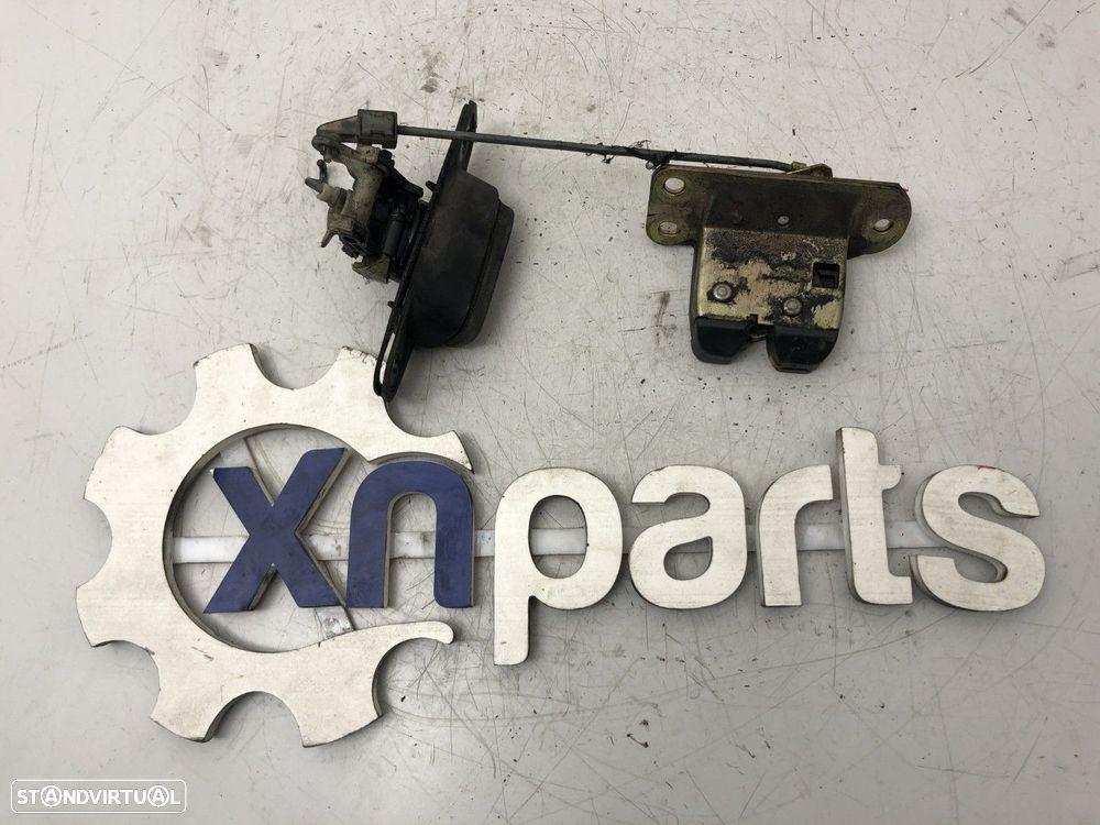 Fecho da mala Usado VOLVO V40 Estate (645) 1.9 DI - 1