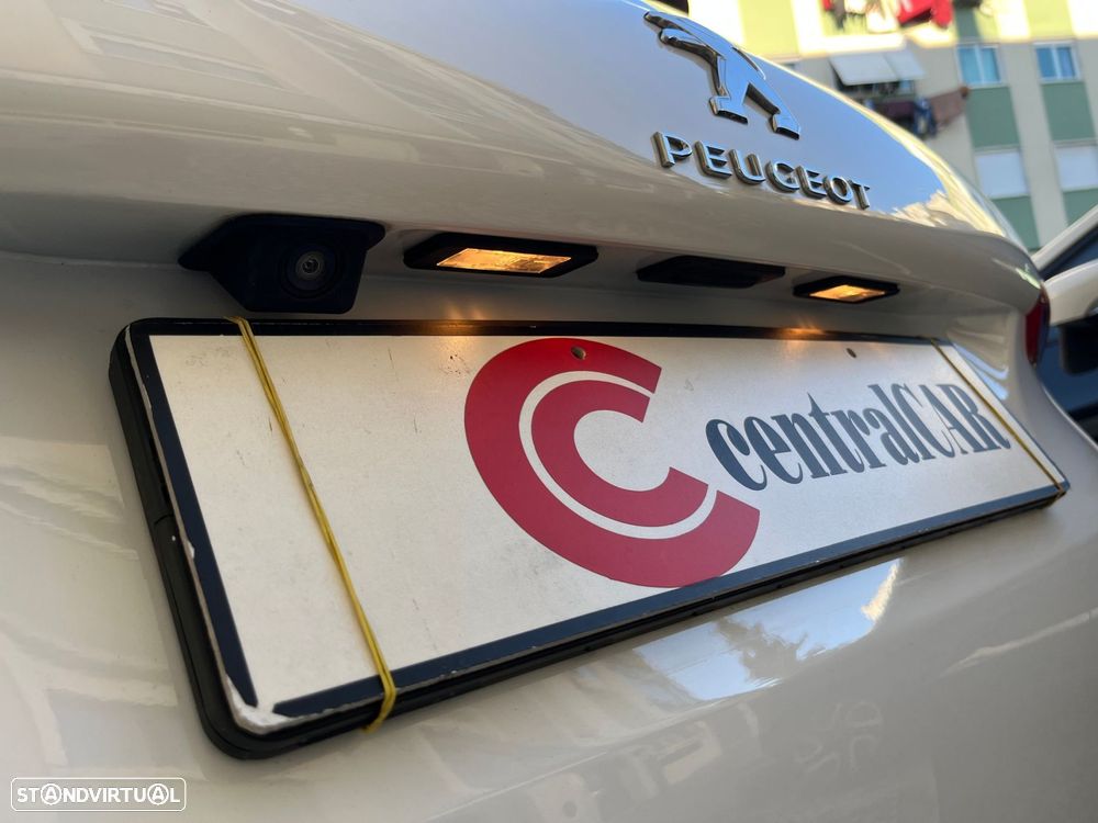 Peugeot 2008 1.5 BlueHDi Signature - 35