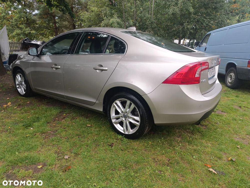 Volvo S60 D2 Summum - 3