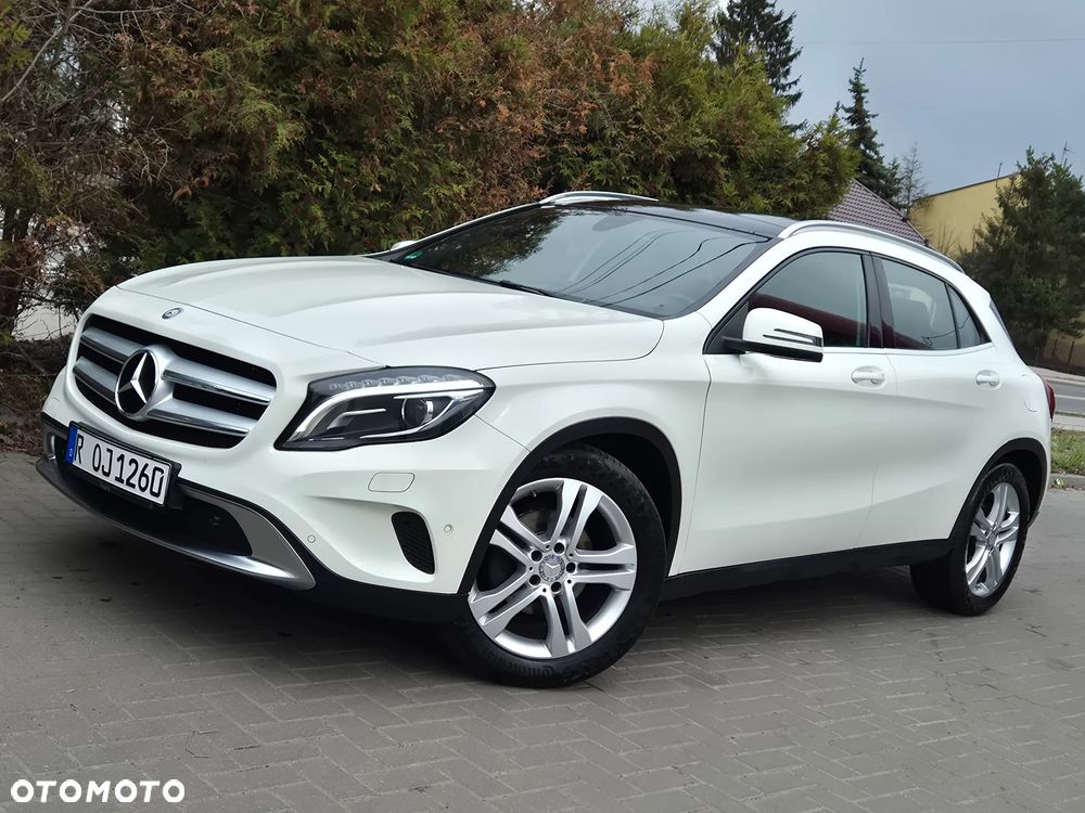 Mercedes-Benz GLA 200 Urban - 4