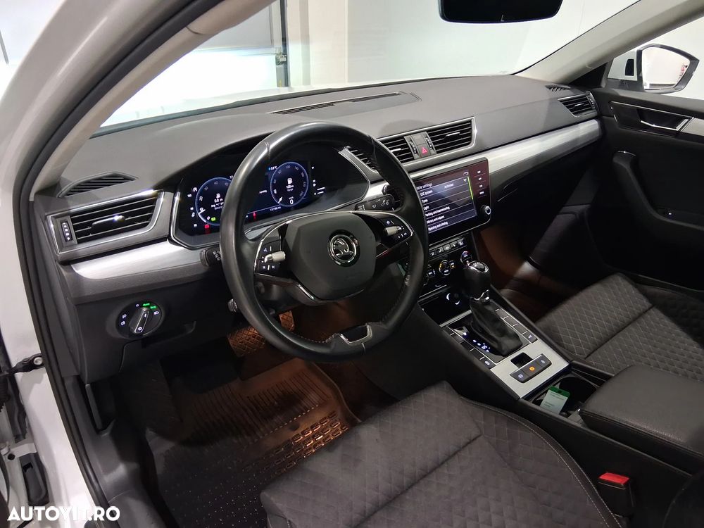 Skoda Superb 2.0 TDI DSG Ambition - 14