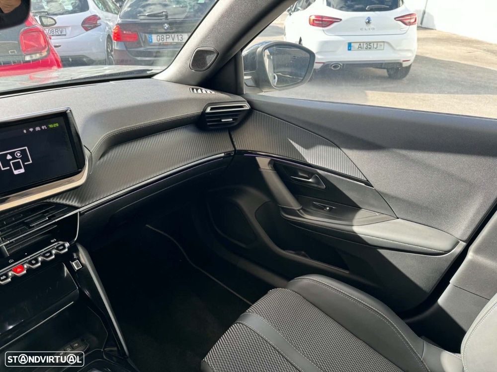 Peugeot 2008 1.2 PureTech GT EAT8 - 27