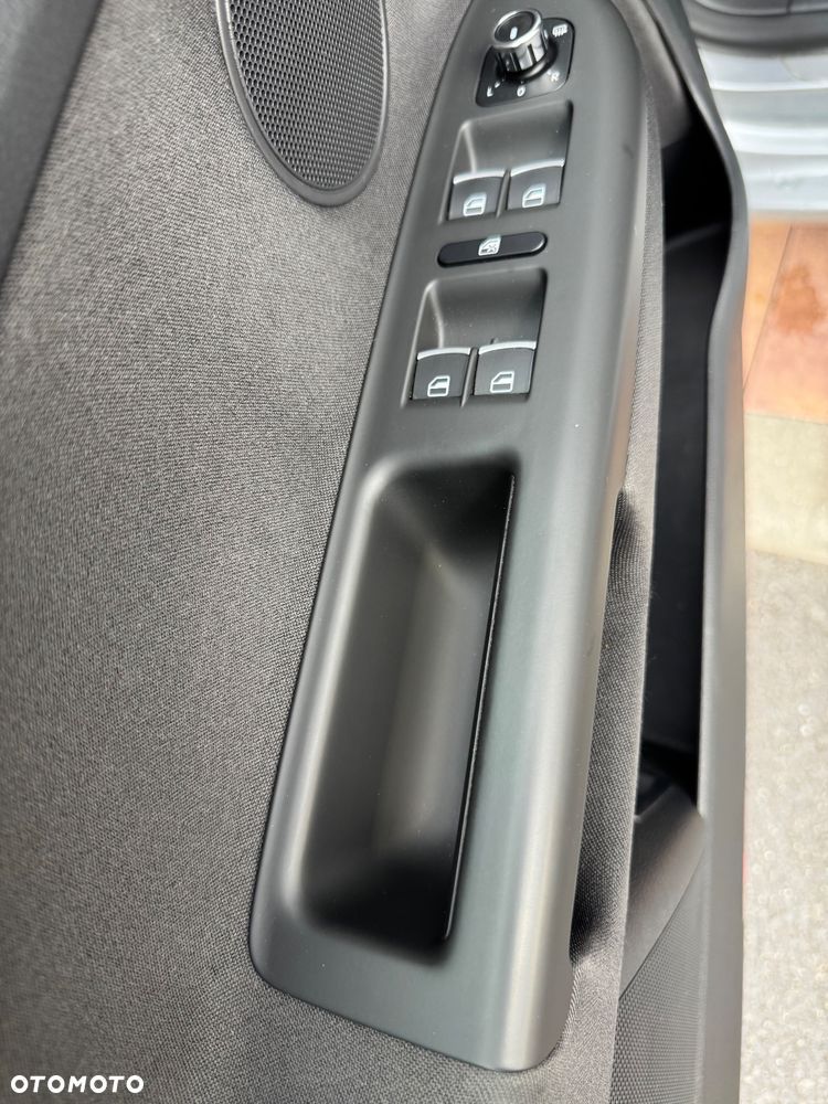 Volkswagen Golf Plus 1.6 TDI Highline DSG - 17