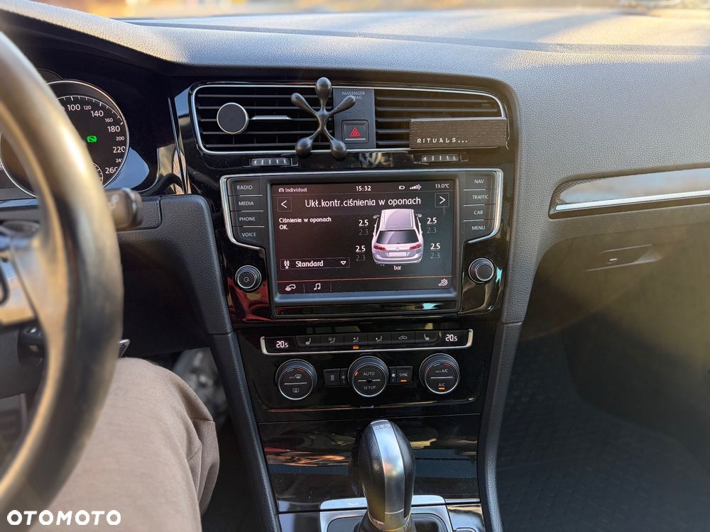 Volkswagen Golf 2.0 TDI SCR DSG Highline - 20