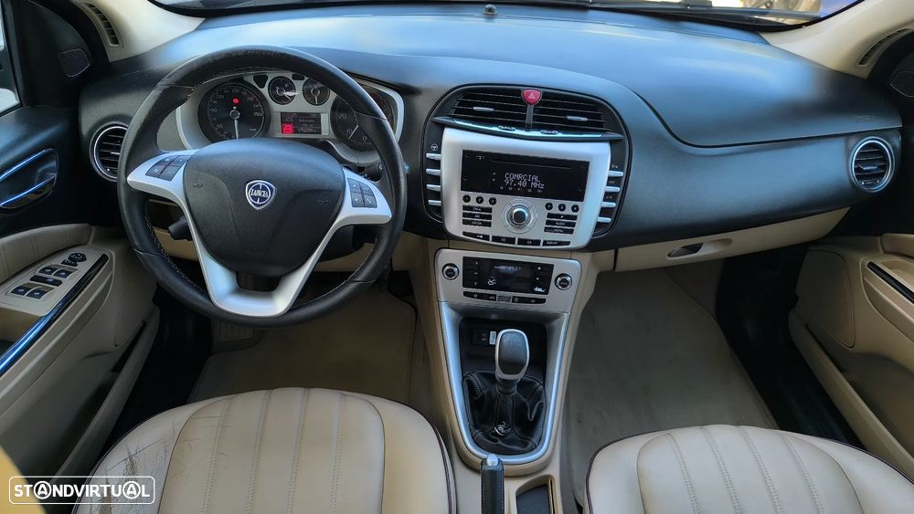Lancia Delta 1.6 M-Jet Platino - 32