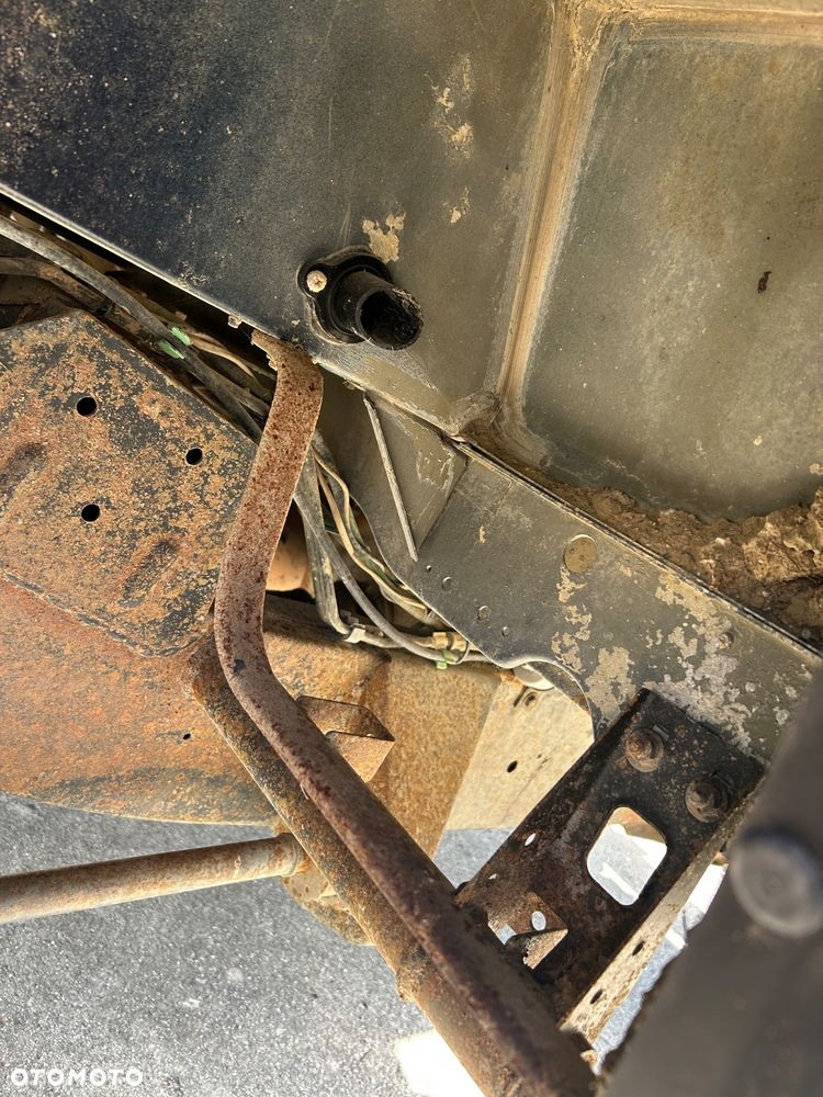 Land Rover Defender - 9