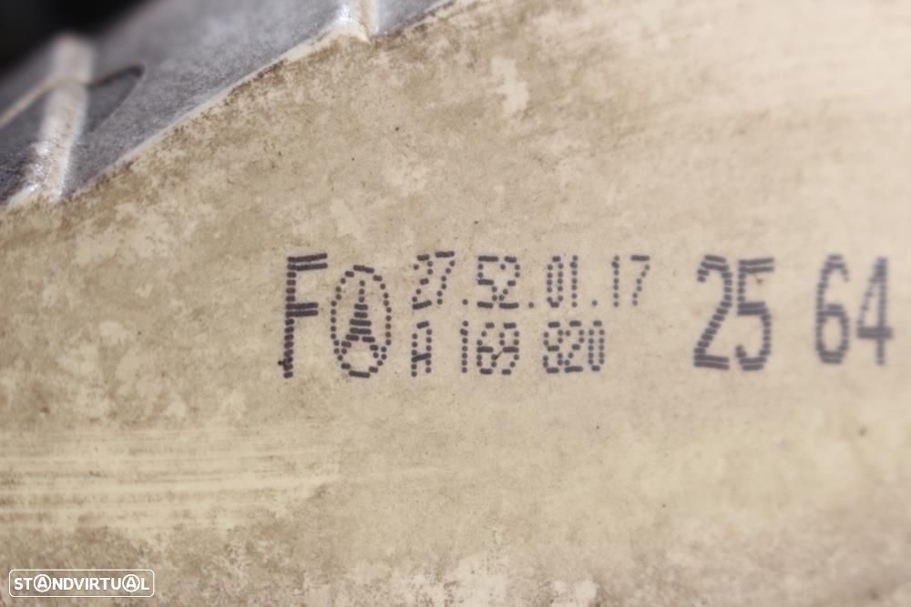 Farolim Esquerdo Mercedes-Benz B-Class (W245)  A16982025064 / Chassi C - 8