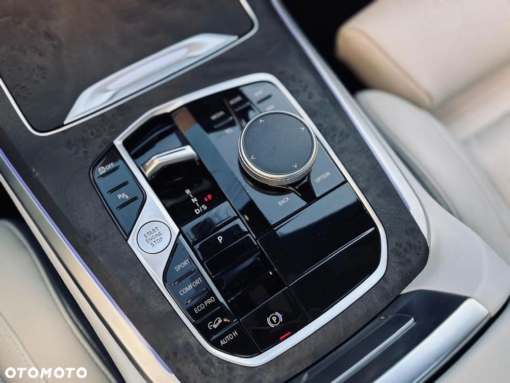 BMW X5 xDrive40i - 37