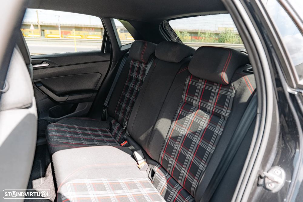 VW Polo 2.0 TSI GTI DSG - 32