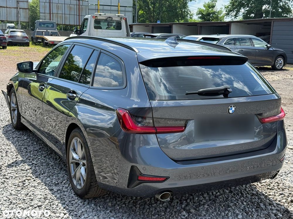 BMW Seria 3 318d MHEV Sport Line - 14