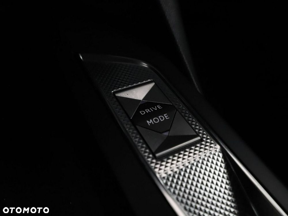 DS Automobiles DS 3 Crossback 1.2 PureTech So Chic - 31