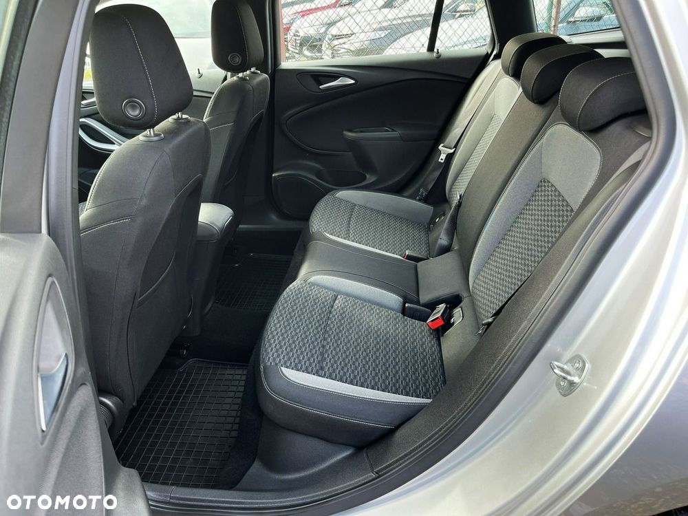 Opel Astra - 32