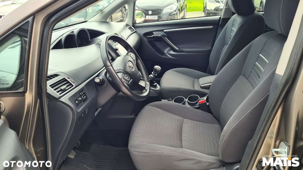 Toyota Verso - 40