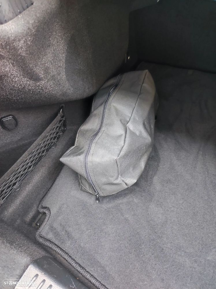 Mercedes-Benz A 250 Limousine e 8G-DCT AMG Line - 24