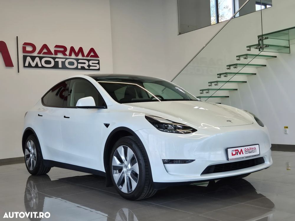 Tesla Model Y Long Range Dual Motor AWD - 2