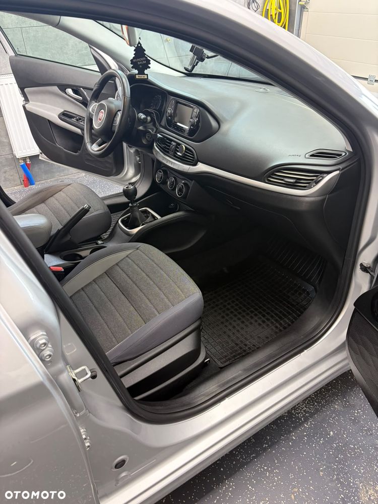 Fiat Tipo 1.4 16V Lounge - 19