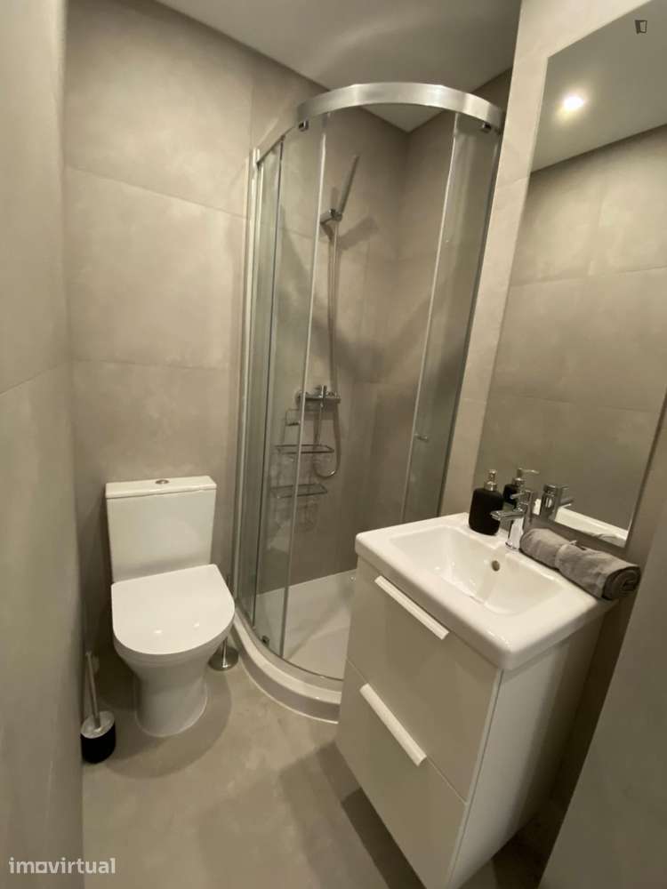 Quarto - localizado em Oeiras Lisbon - Grande imagem: 4/10