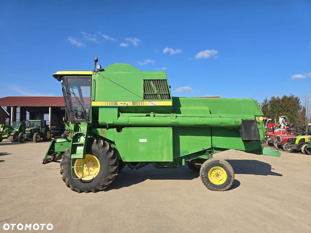 John Deere 1075 - 1