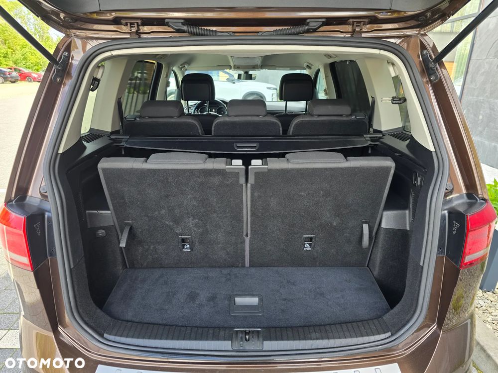 Volkswagen Touran 2.0 TDI SCR Highline - 27