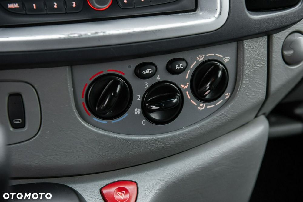 Renault Trafic - 19