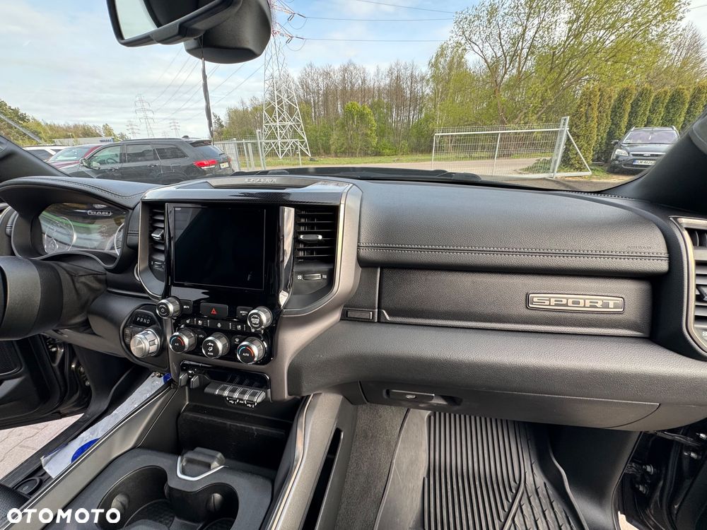 RAM 1500 5.7 Quad Cab Laramie - 22