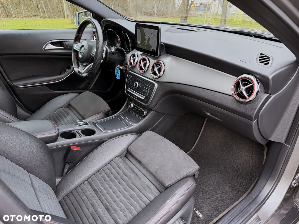 Mercedes-Benz GLA 200 7G-DCT AMG Line - 16