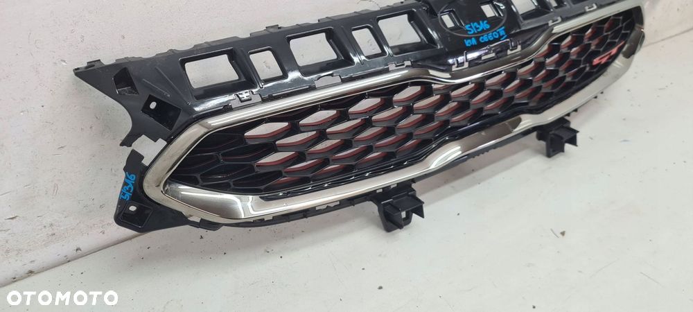 kia ceed iii gt line 18- grill atrapa chrom kratka - 3