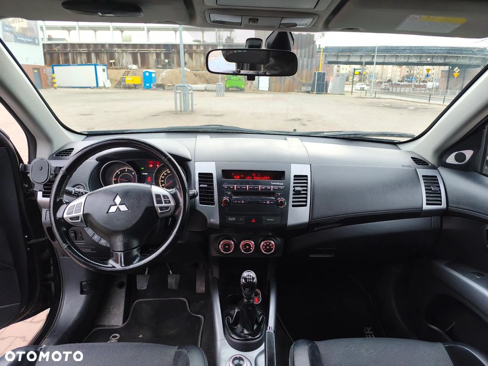 Mitsubishi Outlander 2.0 DID Intense + - 10