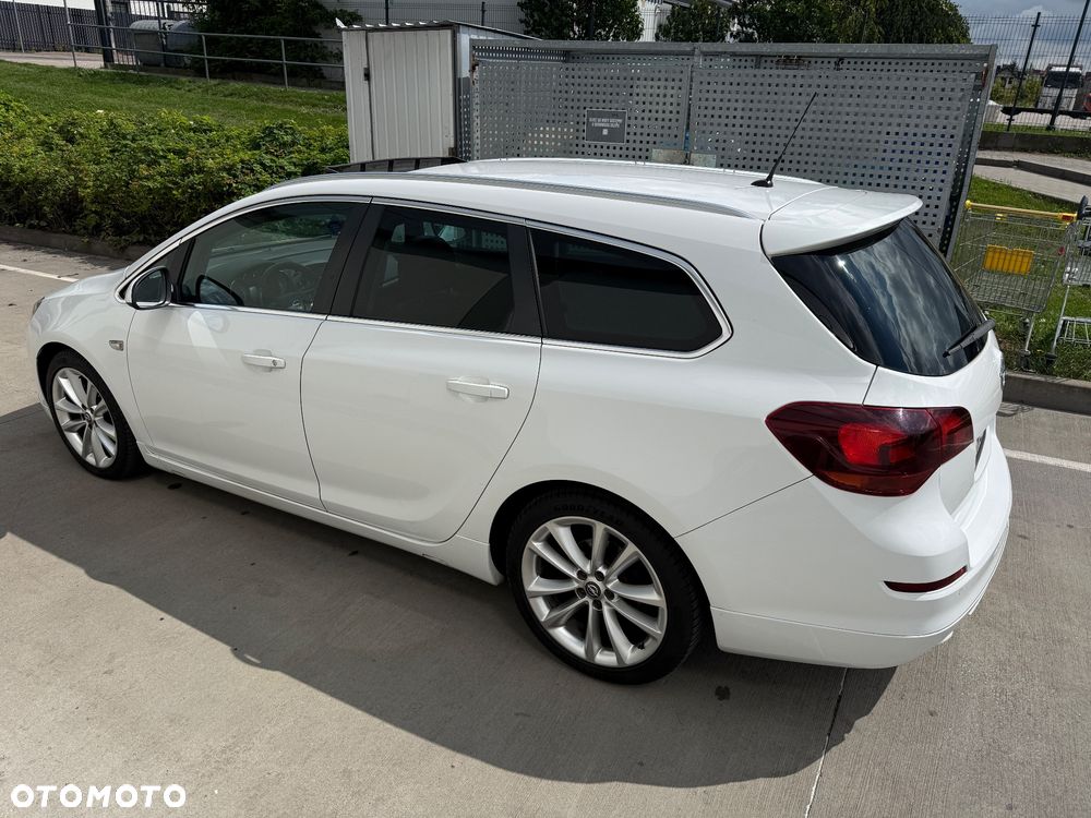 Opel Astra 1.4 T Cosmo - 33