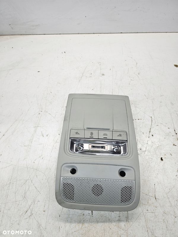 LAMPKA PODSUFITKI AUDI A3 8V 8V0947135B ET1 - 3
