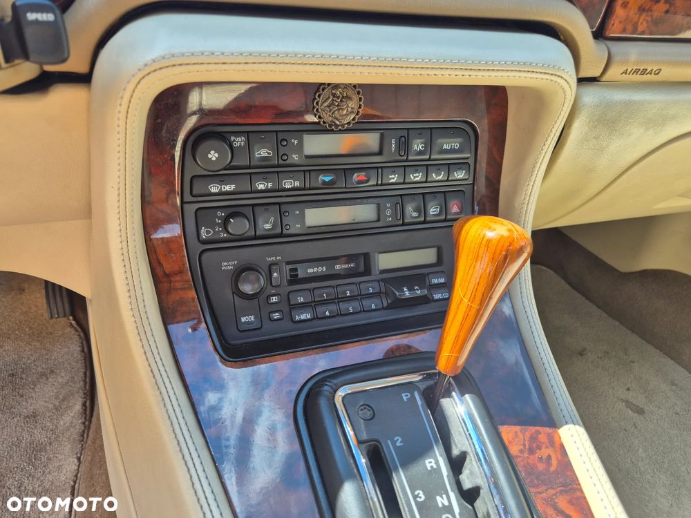Jaguar XJ - 18