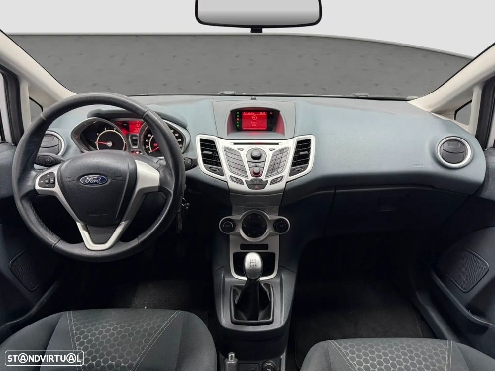 Ford Fiesta - 9
