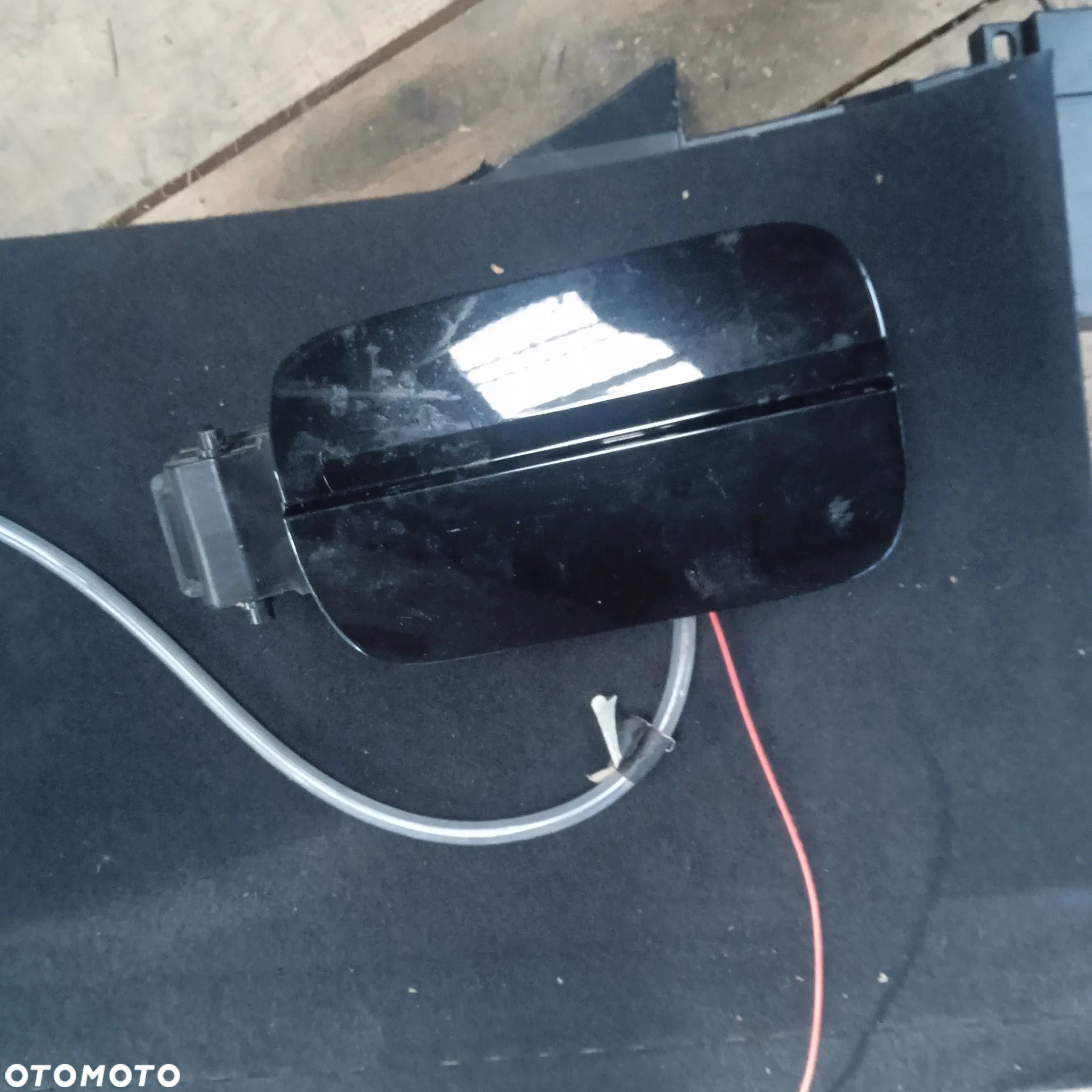 Klapka wlewu paliwa A4 B9 8W0809906 - 1