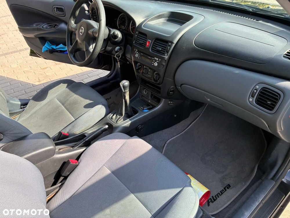 Nissan Almera - 8